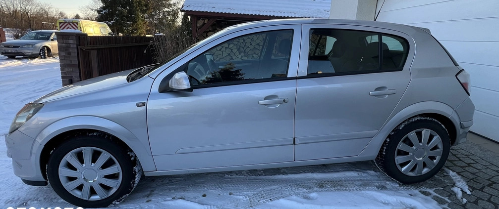 Opel Astra cena 9000 przebieg: 149213, rok produkcji 2005 z Otmuchów małe 79